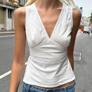 Brandy Melville RAFAELA TOP White V-Neck Tie Tank Top